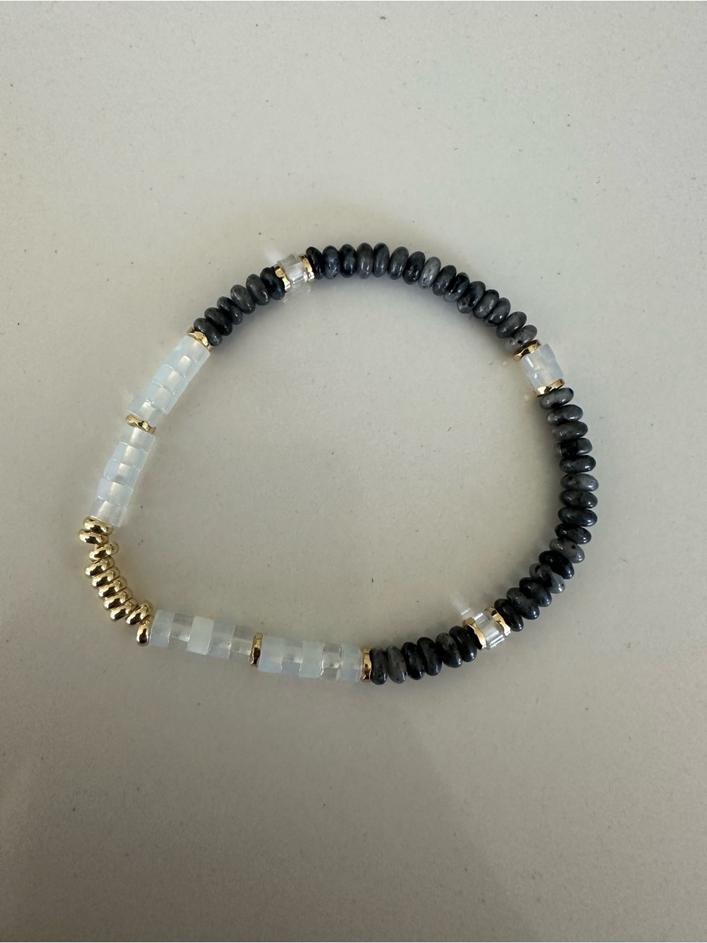 Chic Gray Beaded Bracelet with Gold Accents